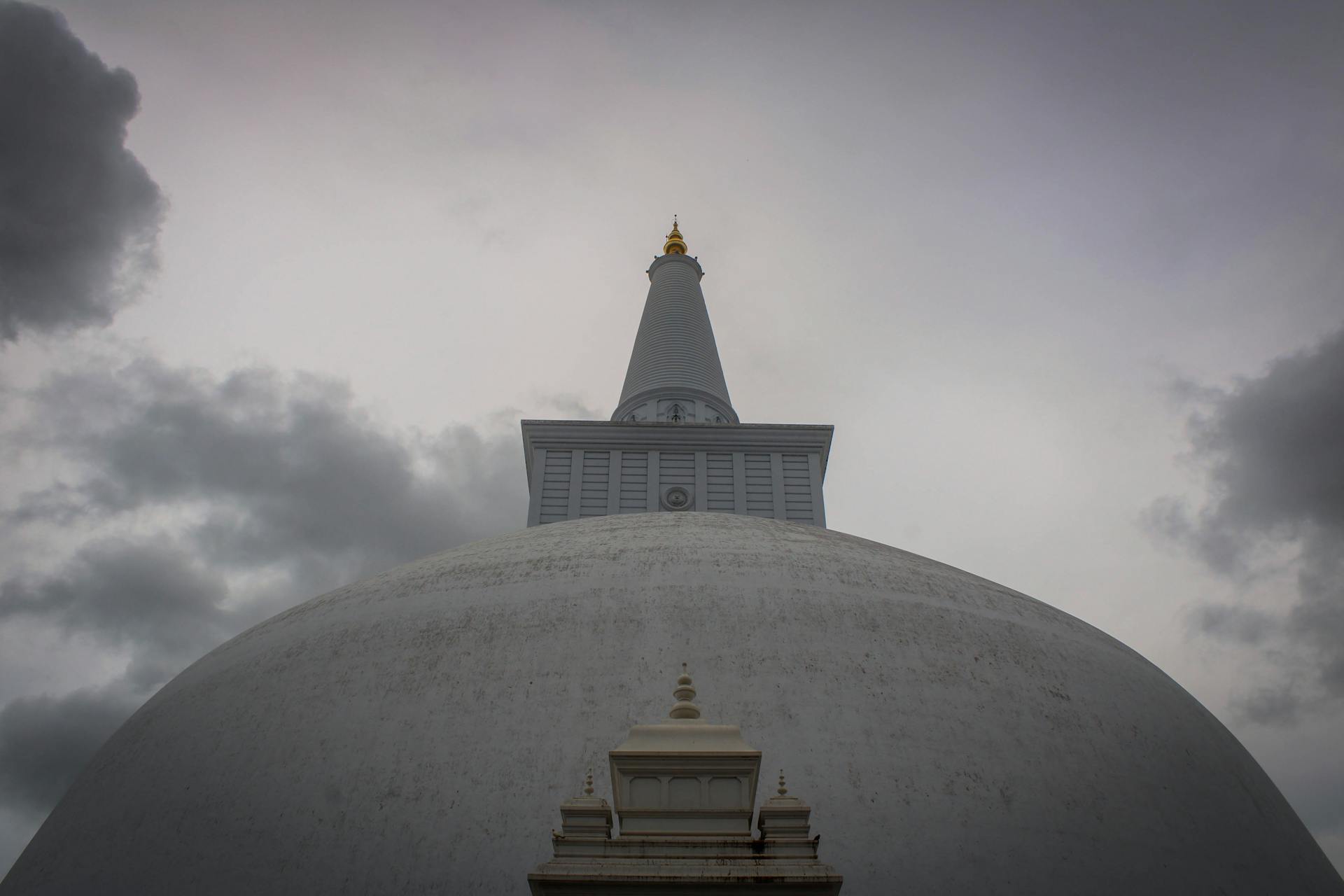 Anuradhapura Ancient Ruins - Questline Travels